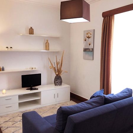 Pdl Central Apartments - Three Πόντα Ντελγκάντα Εξωτερικό φωτογραφία